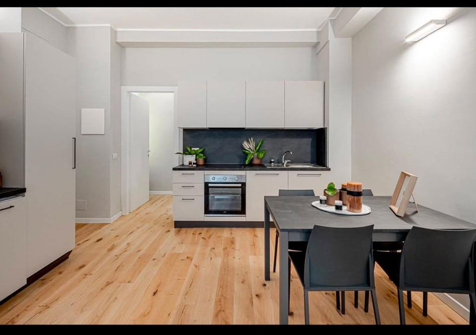 Home Studio Luxury Apartment in Milan