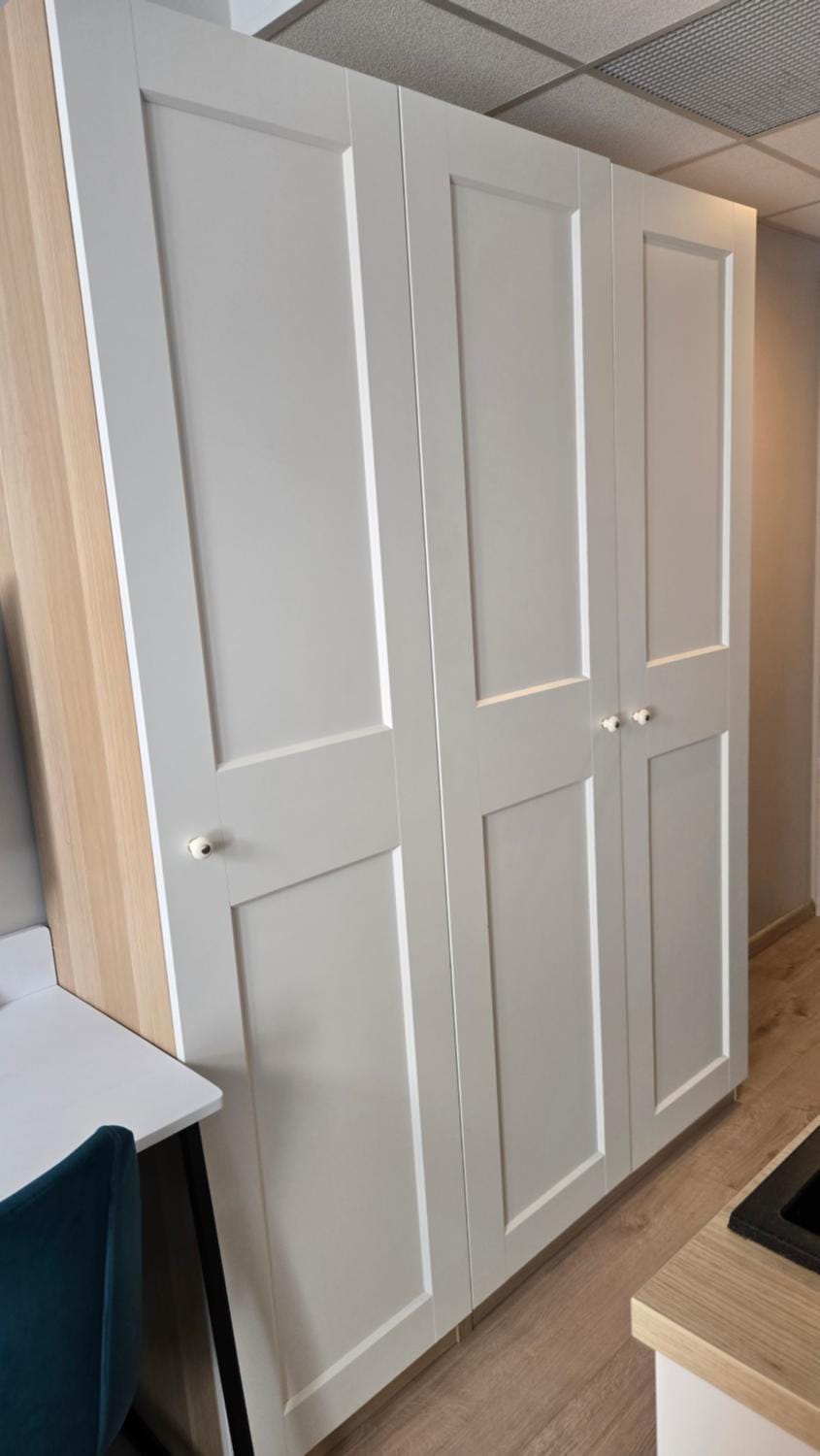 wardrobe