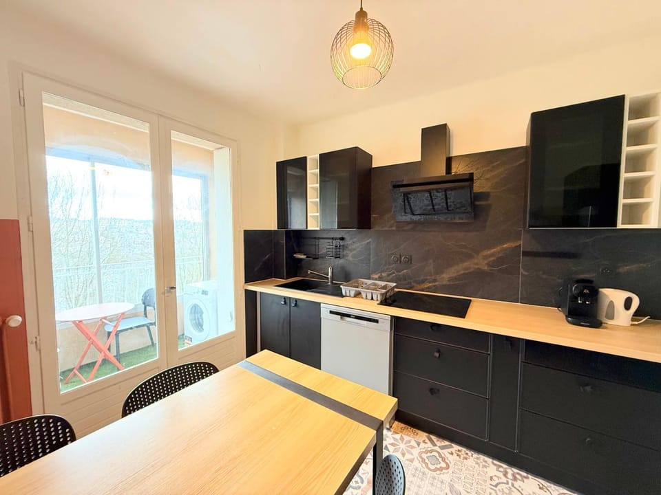 Magnifique T4, trois chambres parking Apartment in Occitanie