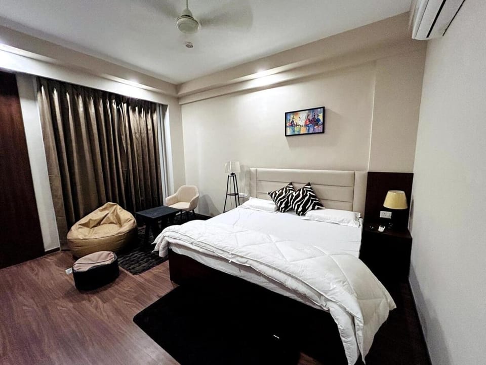 PrimeStays Omaxe ITC, Greater Noida Apartment in Haryana