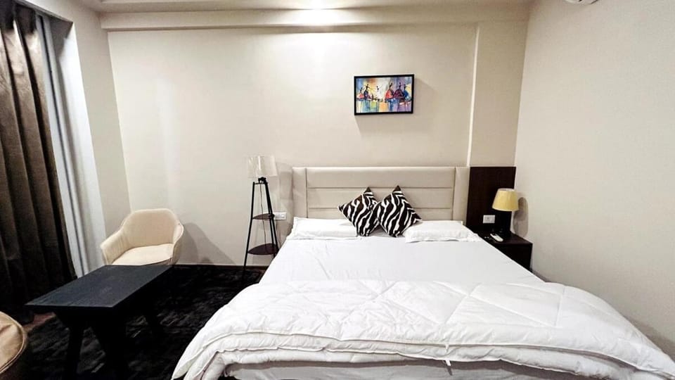 PrimeStays Omaxe ITC, Greater Noida Apartment in Haryana