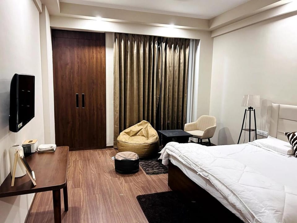 PrimeStays Omaxe ITC, Greater Noida Apartment in Haryana