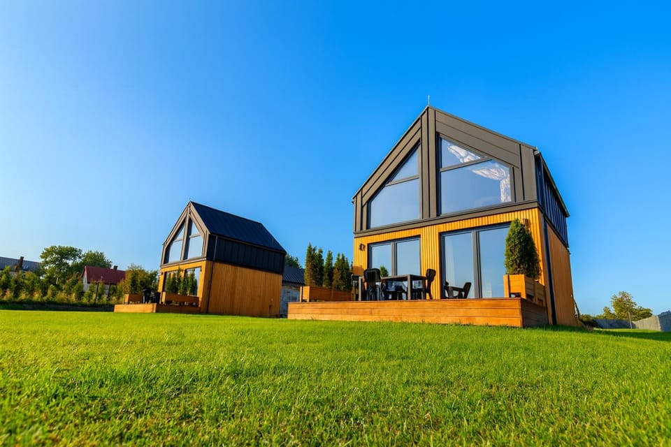 Property building, Day, Garden