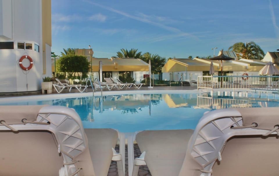 Property building, Spring, Winter, Summer, Garden, Solarium, Guests, Garden view, Pool view, Swimming pool, sunbed