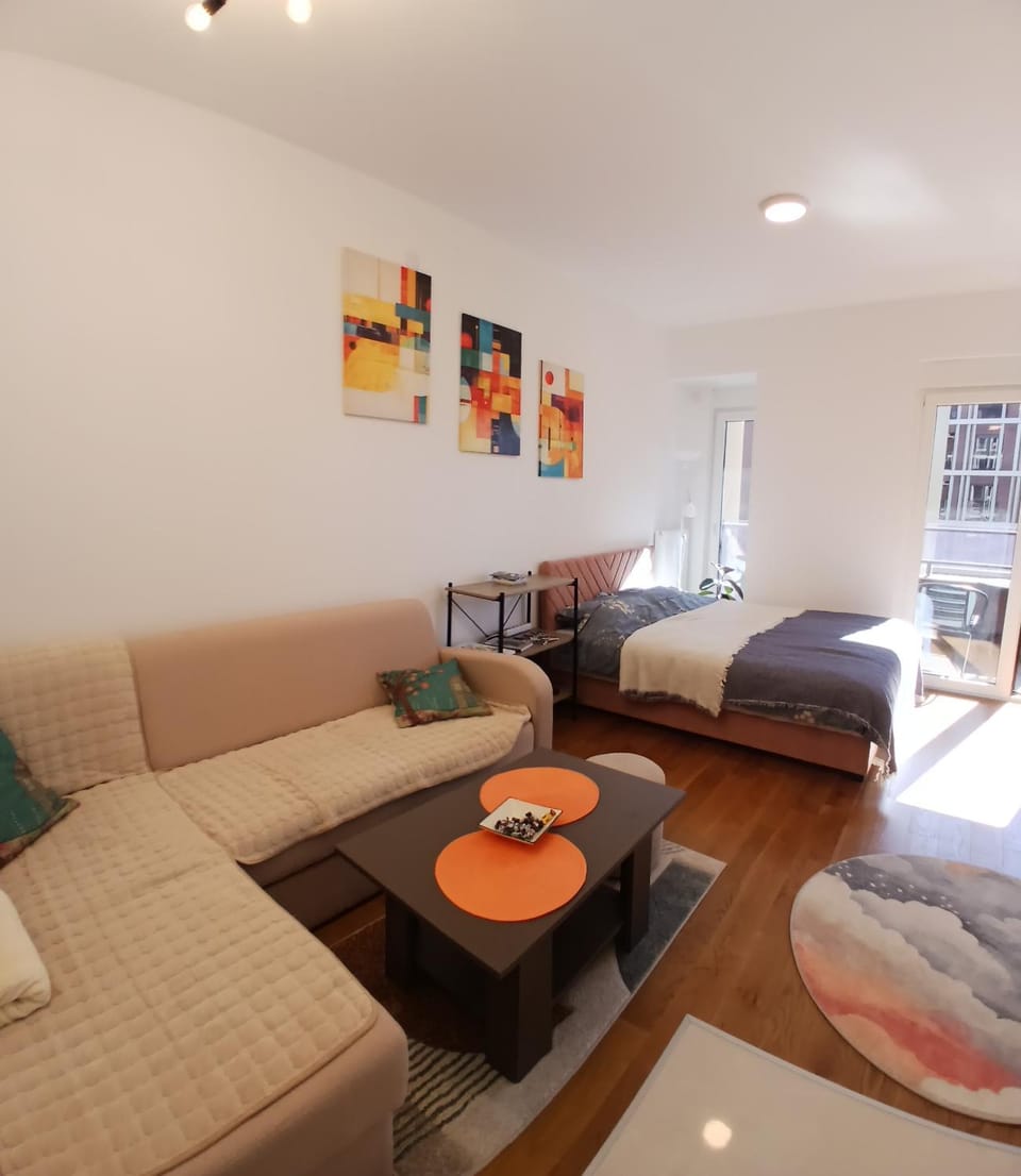 Bed, Seating area, Bedroom