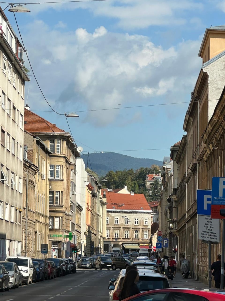 Street view, Location, Parking