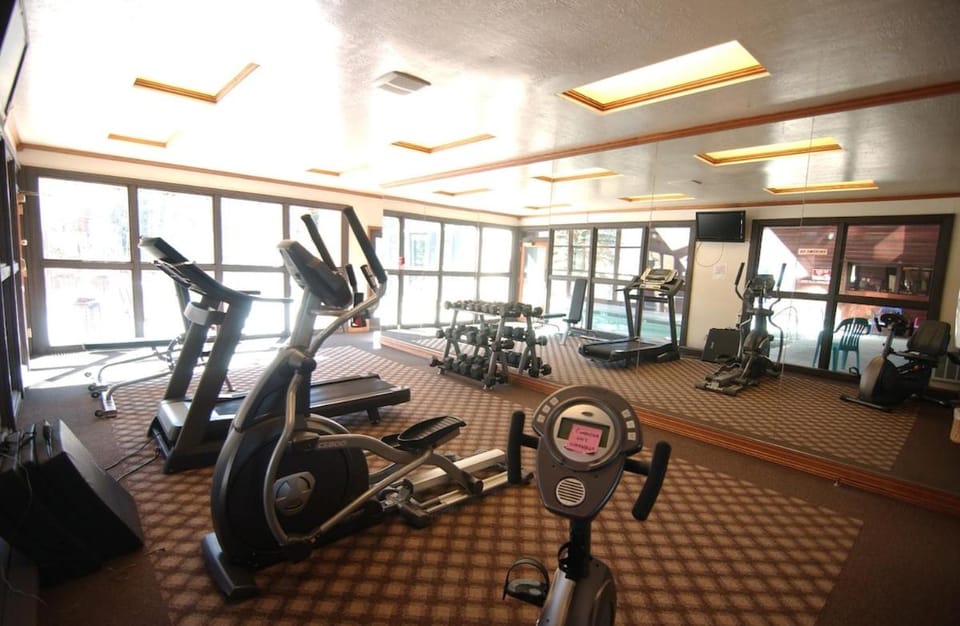 North Penthouse Pool-Spa Ski-in out Gym, Sauna, Laundry, BBQ Apartment in Brian Head