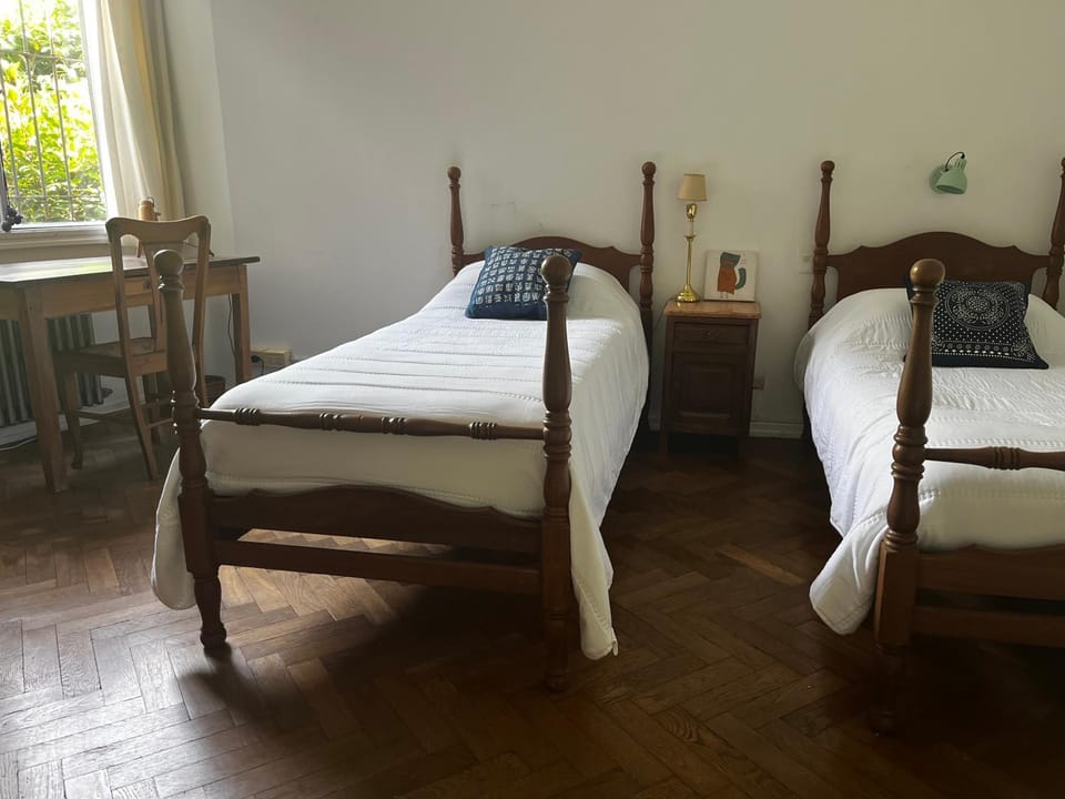 Bed, Seating area, Bedroom