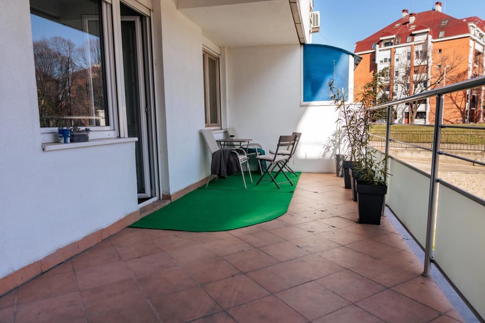 View (from property/room), Balcony/Terrace