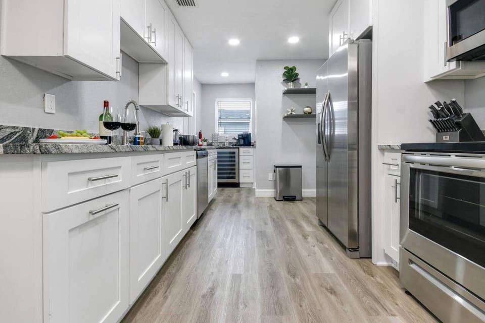Pool Home, Sleeps 8, Hollywood Beach Near Hard Rock, Monthly Stays Welcome House in Hollywood