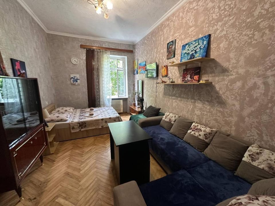 Bed, TV and multimedia, Photo of the whole room