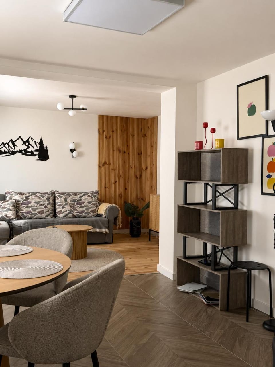Living room, Seating area, Dining area