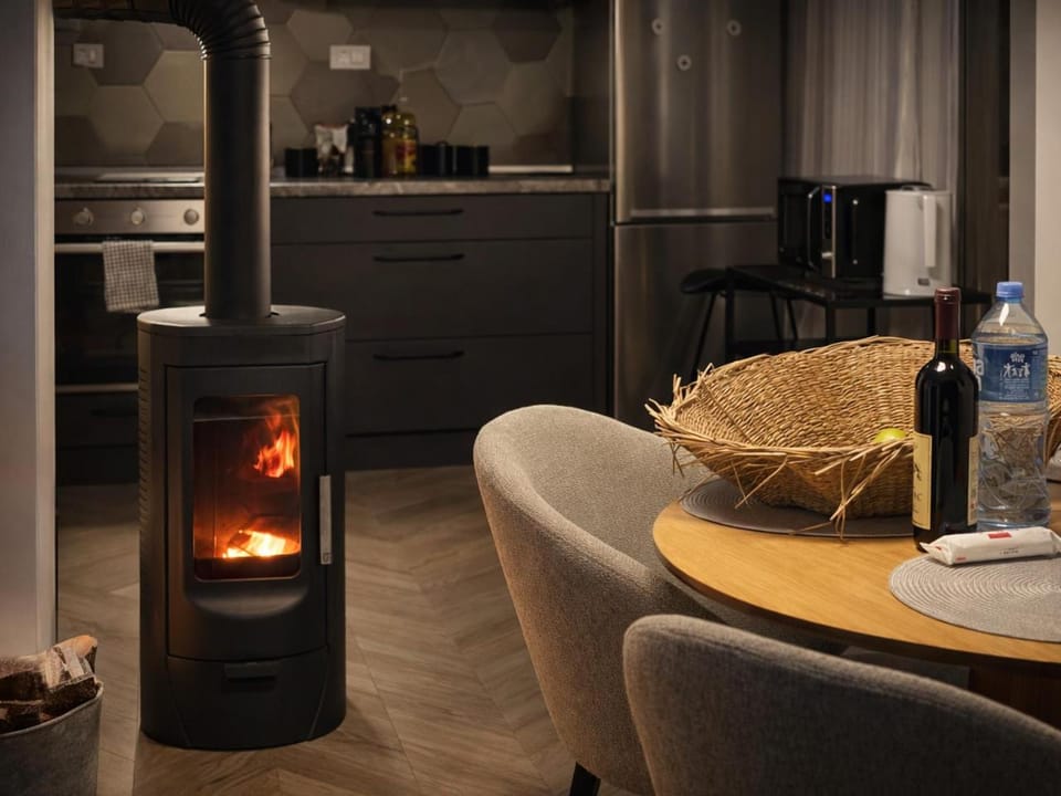 Dining area, fireplace, kitchen