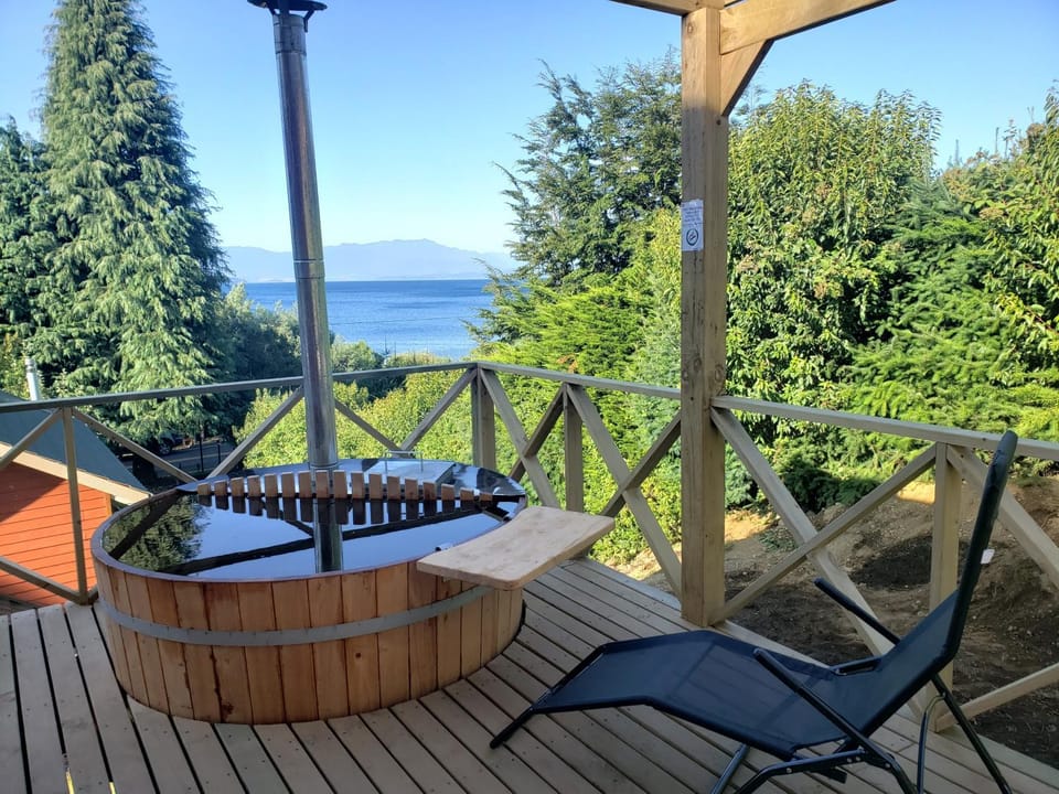 Natural landscape, Hot Tub, Balcony/Terrace, Lake view