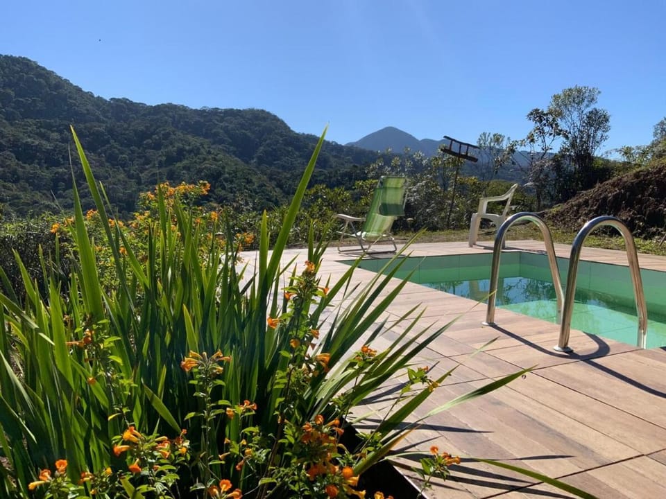 BEAUTIFUL CABIN in THE ATLANTIC FOREST WITH POOL Cabin in Nova Friburgo