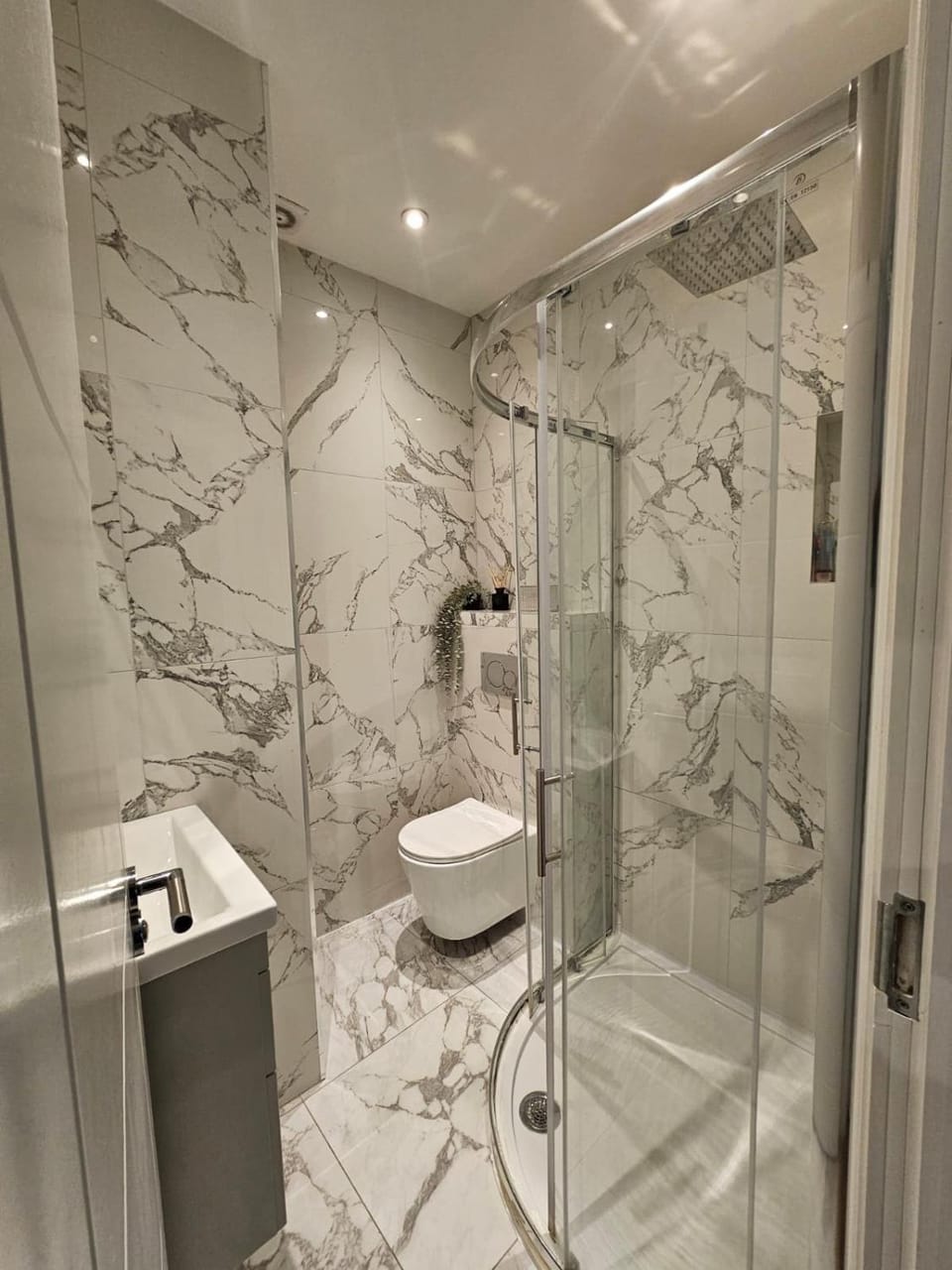 Modern 2BR in West Hendon - Parking -Easy Commute Apartment in Edgware