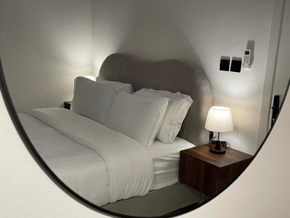 SARA 5 Elegant 1-BR Suite Prime Location Apartment in Riyadh