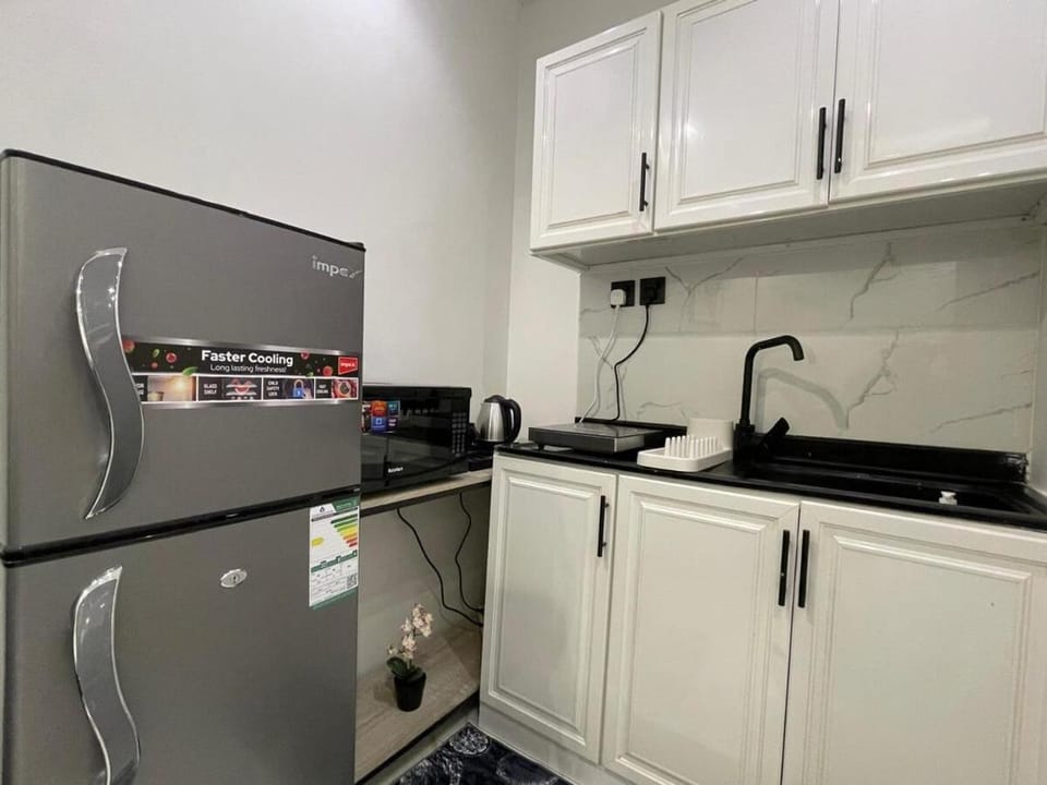 SARA 6 Elegant 1-BR Suite Prime Location Apartment in Riyadh
