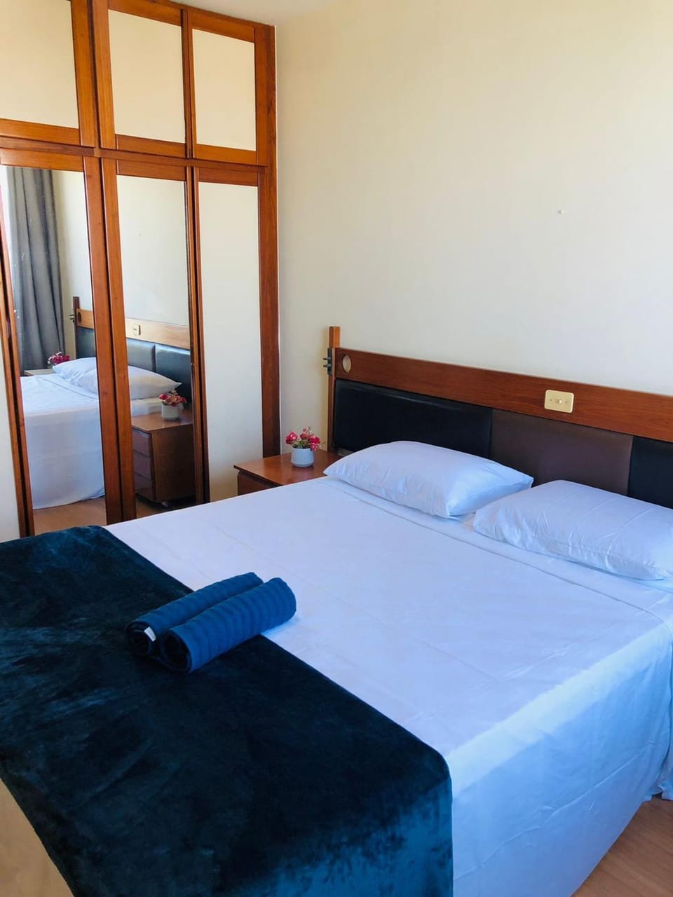 A pé para o mar, piscina e o melhor custo benefício no Leme Apartment in Rio de Janeiro