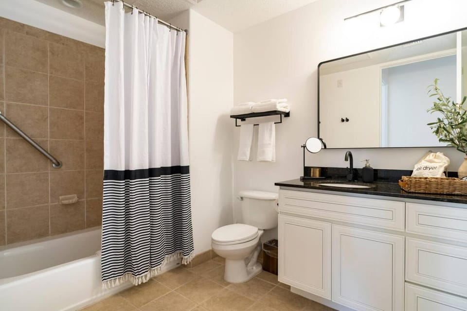 Shower, Bathroom, towels
