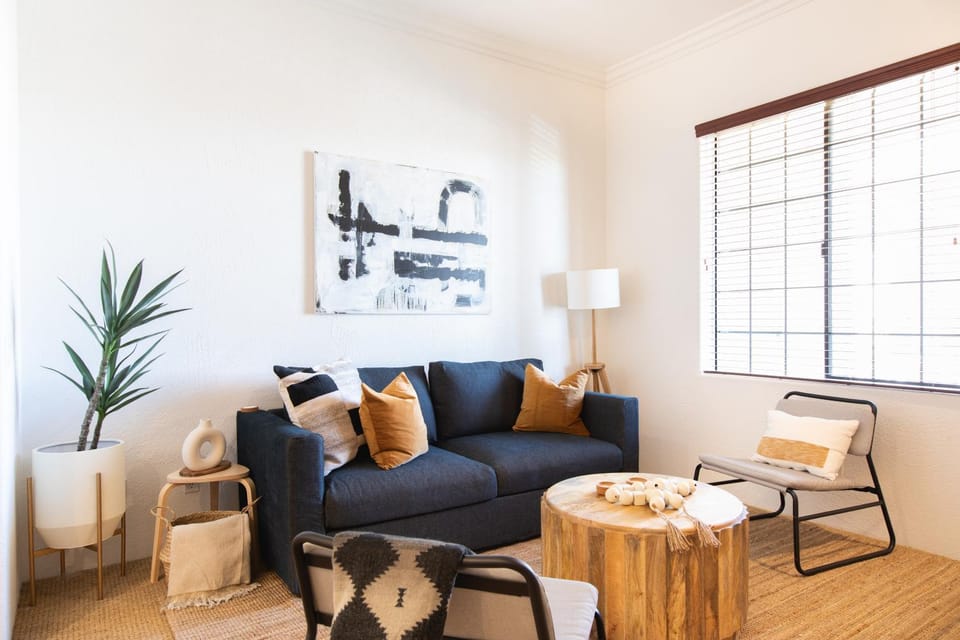 Living room, Seating area