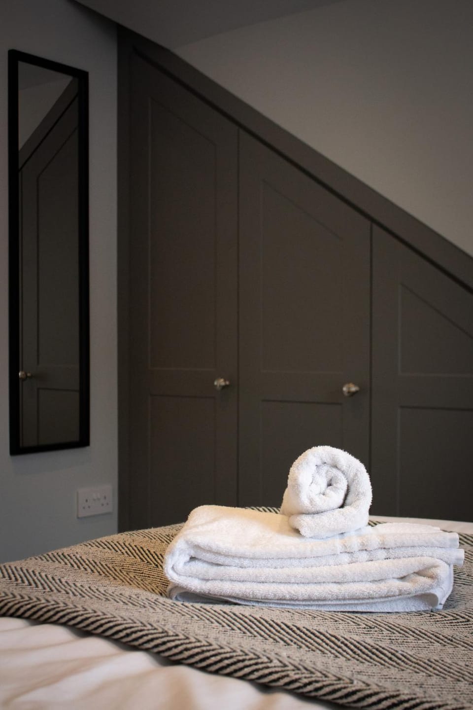 Bed, Bedroom, towels, wardrobe