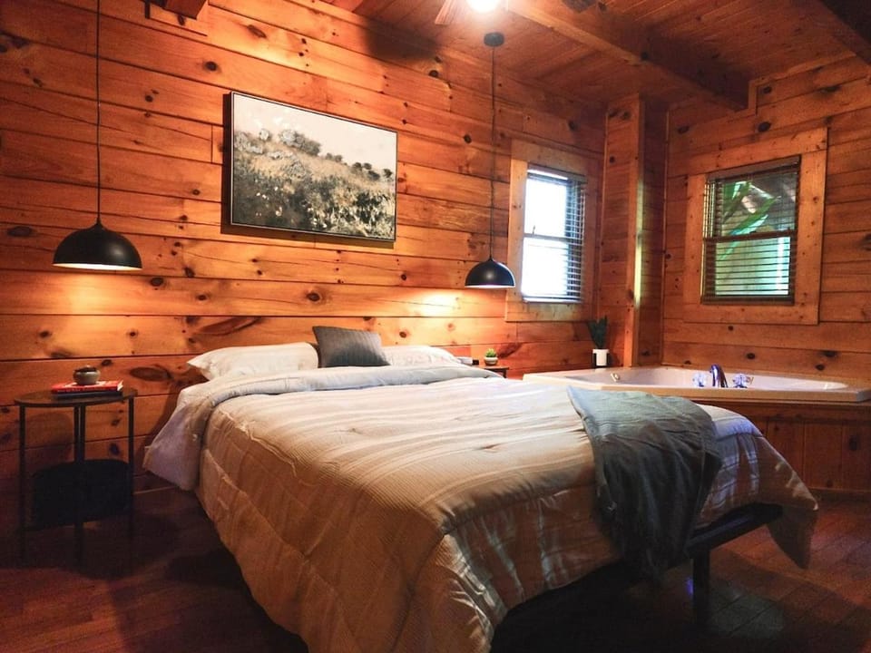Photo of the whole room, Bedroom