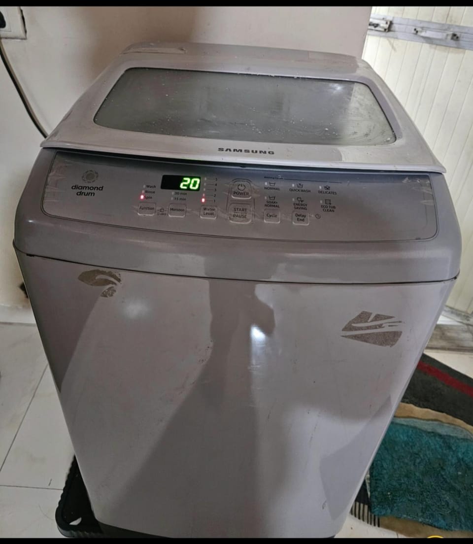 Ac Bed with breakfast In Thane ovale naka ghodbunder road only for Male Apartment in Thane