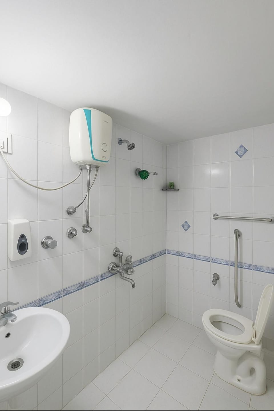 3-Sharing AC Bed in Thane Male Only Apartment in Thane