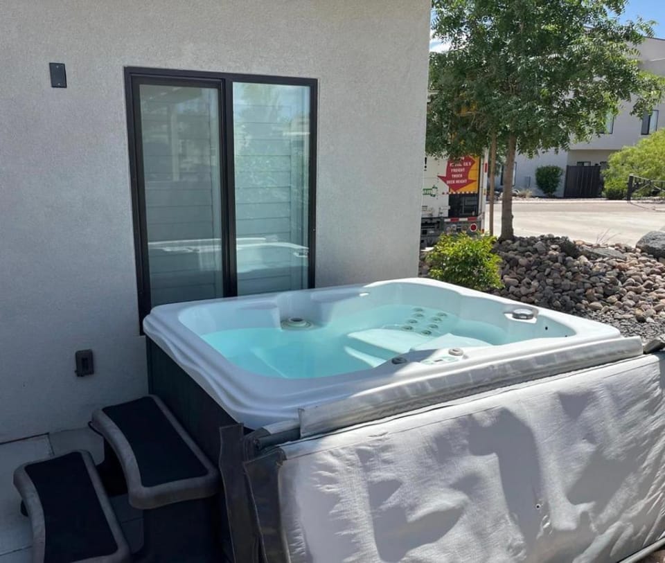 Patio, Hot Tub