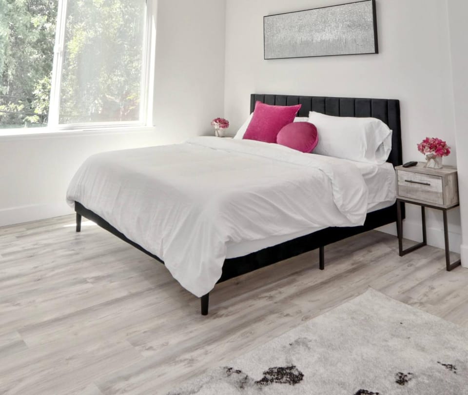 Bed, Bathroom, Bedroom