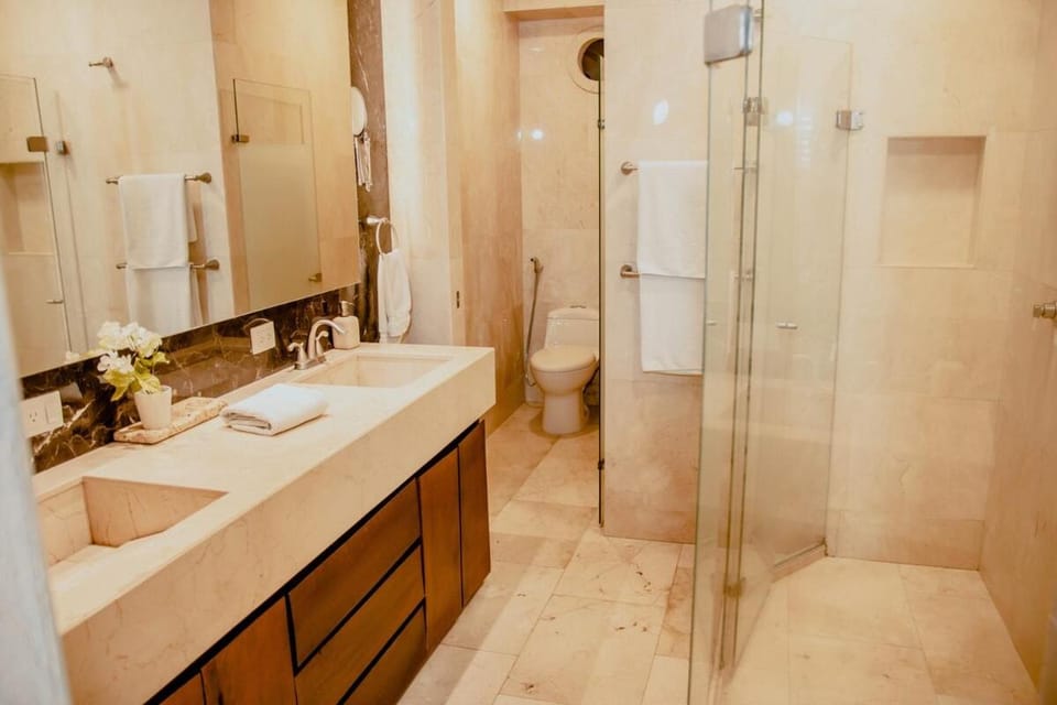 7BR LUXURY HOUSE inside of the walled city! House in Cartagena