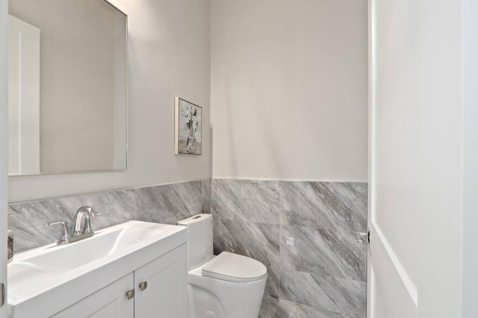 Toilet, Bathroom, Bath