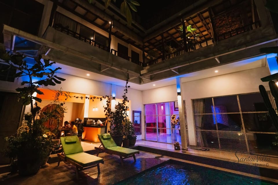 Night, Pool view, Swimming pool, sunbed