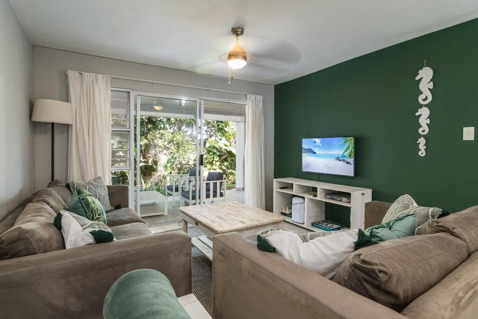 Communal lounge/ TV room, TV and multimedia, Living room, Photo of the whole room, Seating area, Evening entertainment