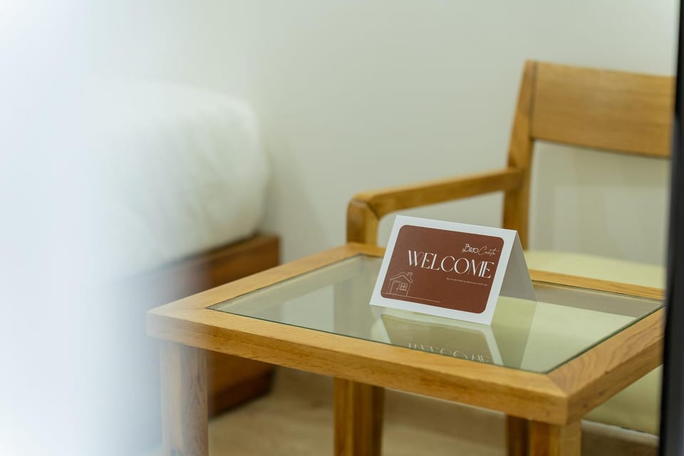 Living room, Seating area, Text overlay