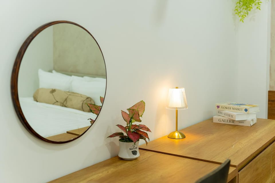 Photo of the whole room, Seating area, Bedroom