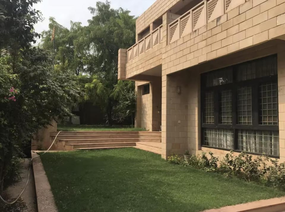 Property building, Spring, Day, Garden, Garden view