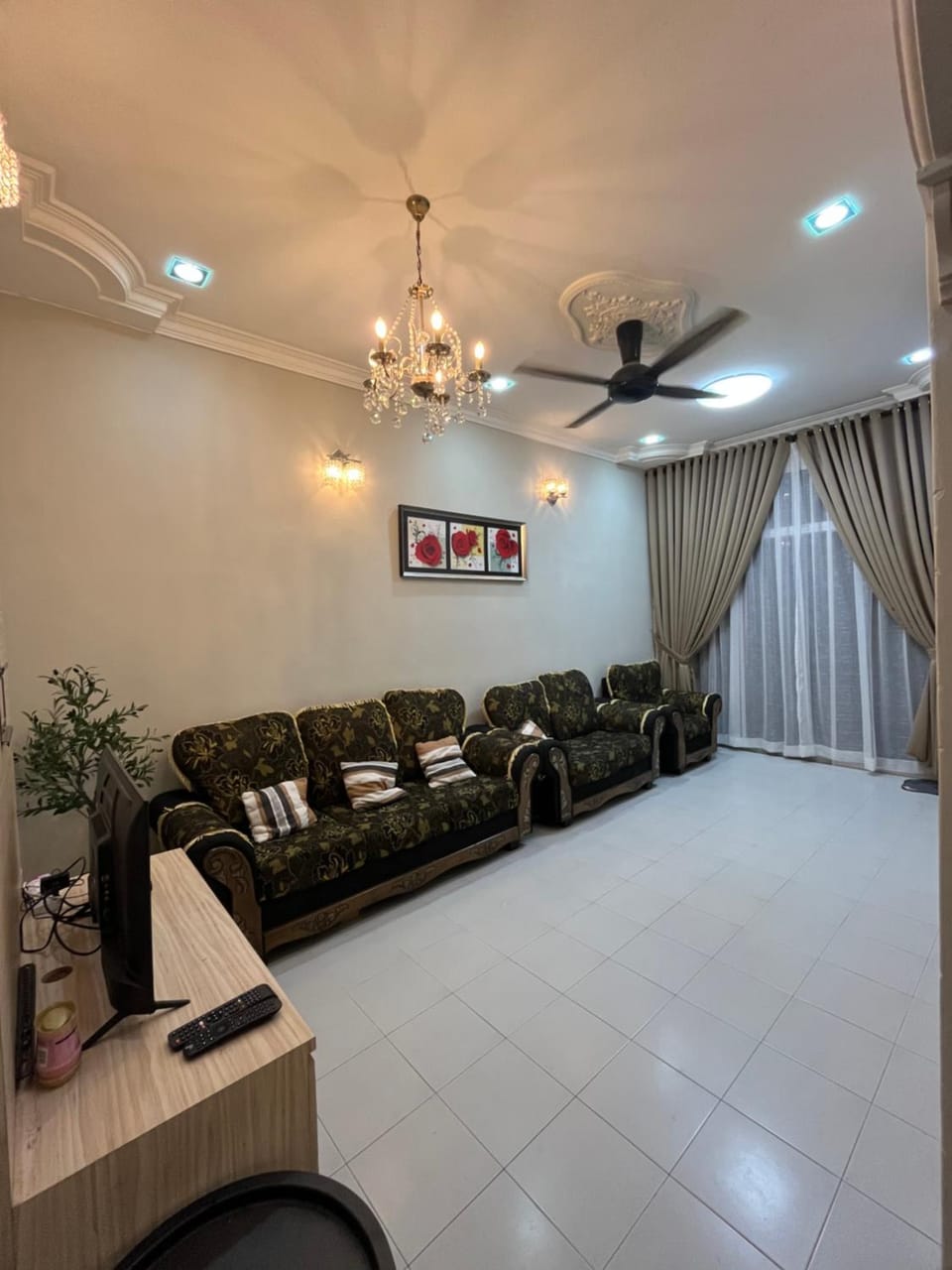 Family friendly flower homestay-3bedroom House in Perak