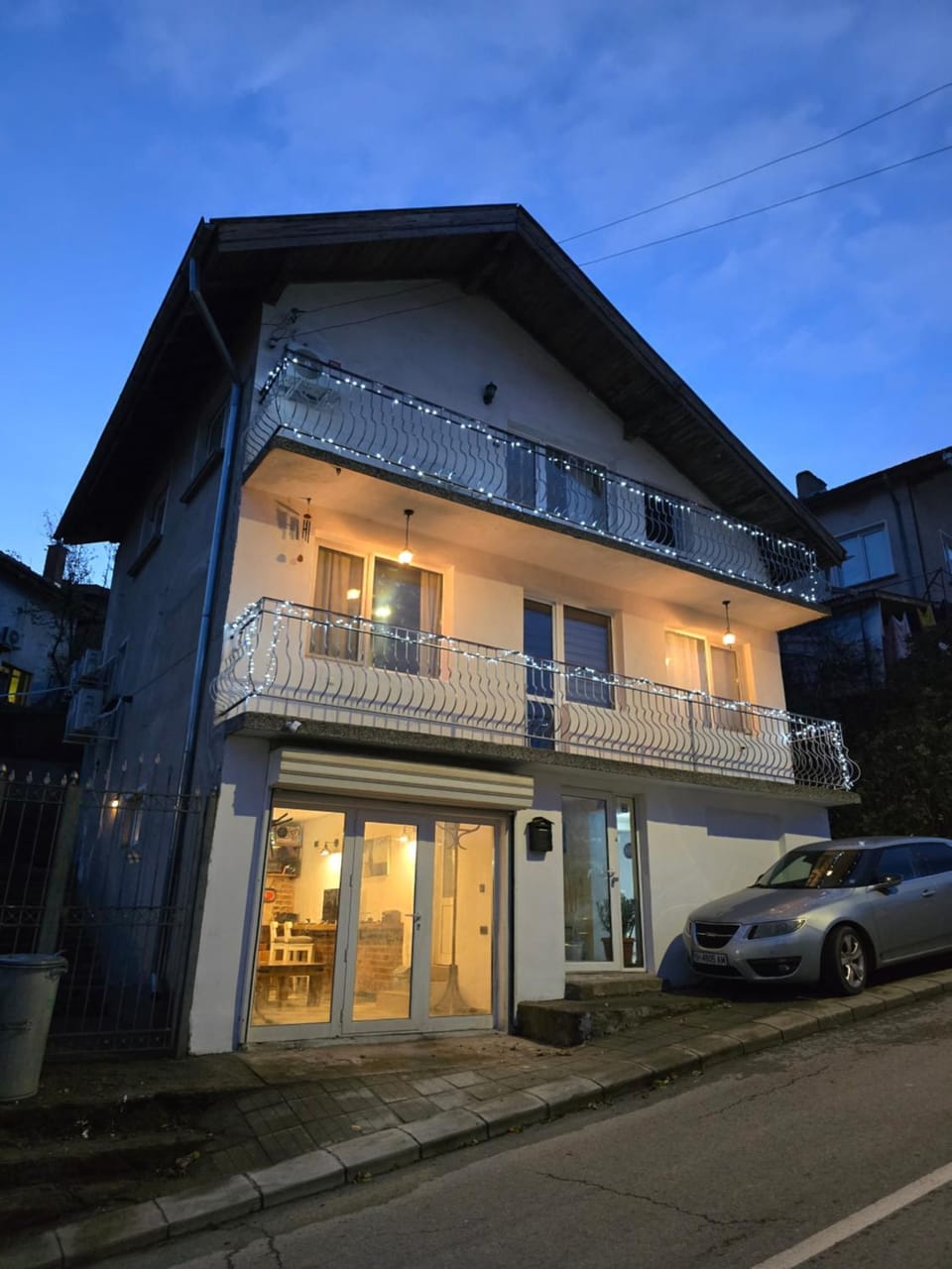Property building, Facade/entrance, Balcony/Terrace, Balcony/Terrace