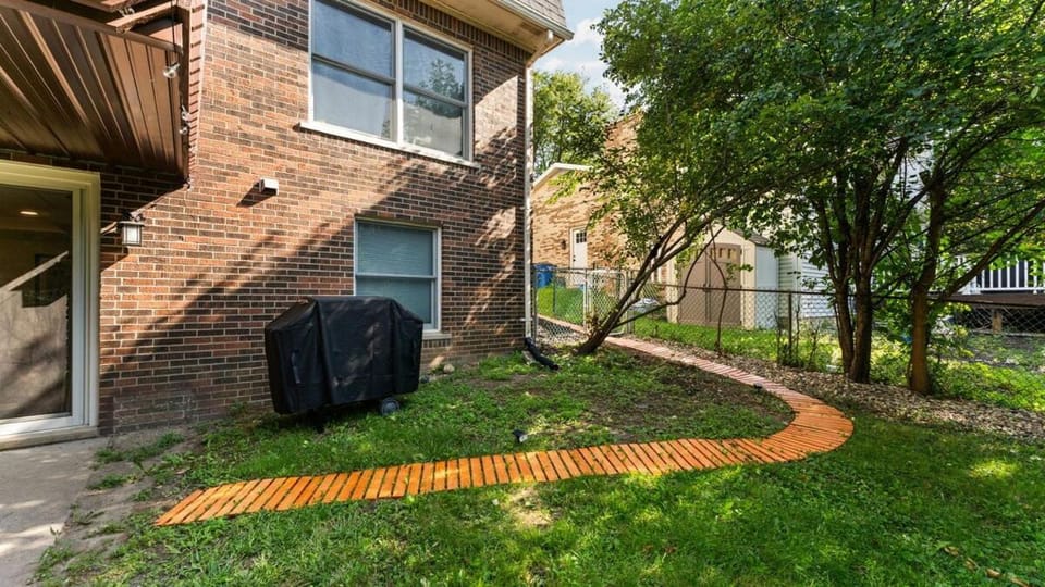Arbor Hideaway - Brand New! Bring your dog! Apartment in Ann Arbor