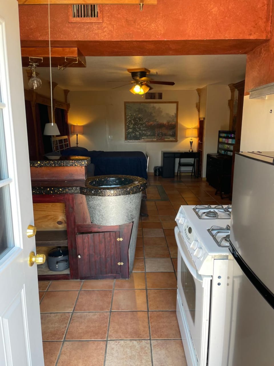 THE SINATRA STUDIO FULL KITCHEN and SWIMMING POOL walk to ARTS RooSEVELT ROW CONVENTION CENTER ASU DOWNTOWN PHOENIX Bed and Breakfast in Phoenix