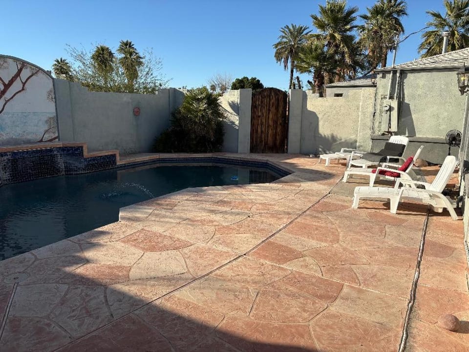 Swimming pool