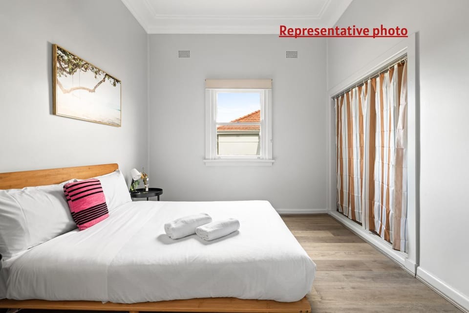 Affordable Double Bedroom - Heart of Belmore with Shared Bathroom Bed and Breakfast in Sydney