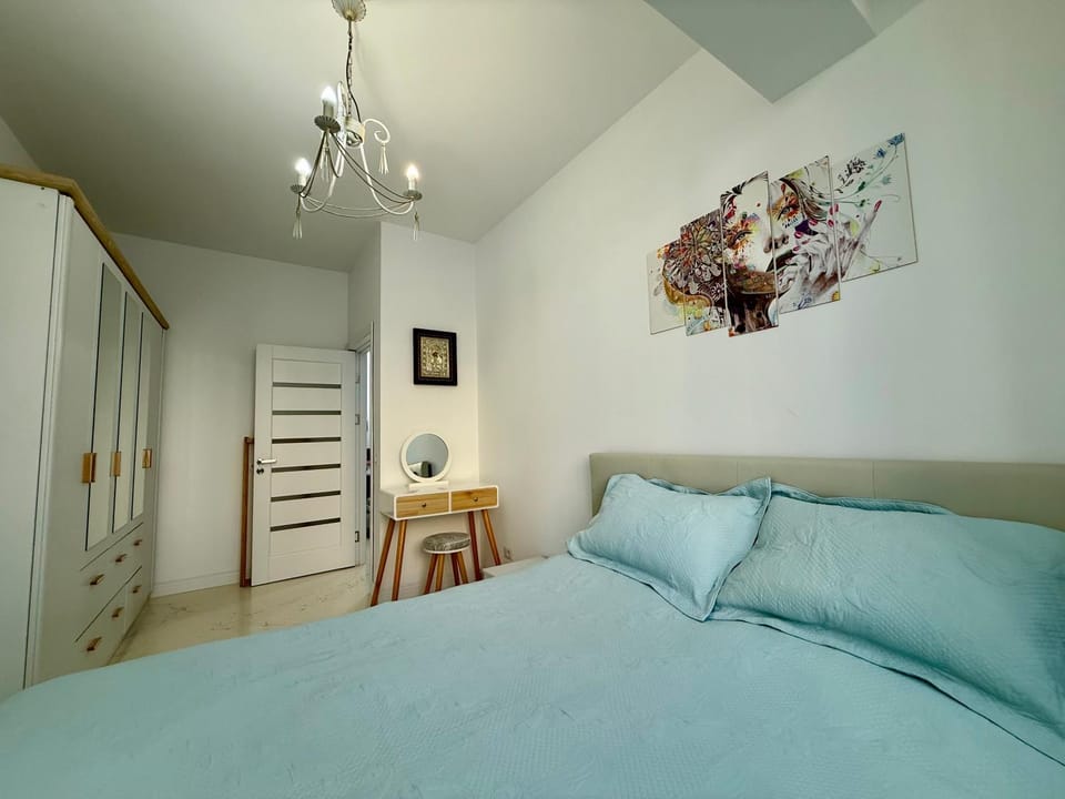 Bed, Photo of the whole room, Bedroom, wardrobe