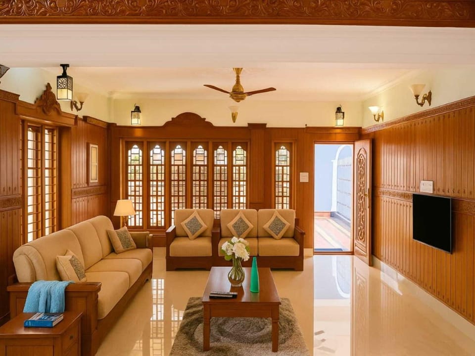 Communal lounge/ TV room, TV and multimedia, Living room, Seating area, Evening entertainment