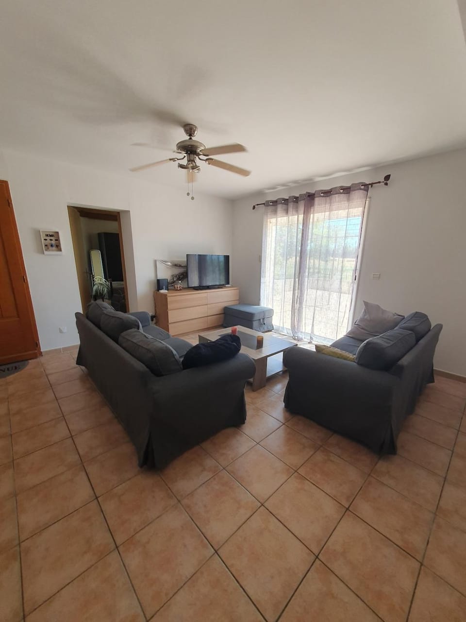 Communal lounge/ TV room, TV and multimedia, Living room