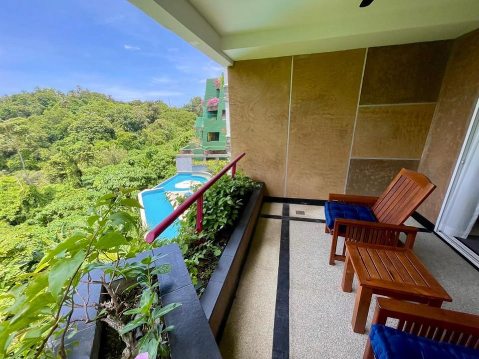 Natural landscape, View (from property/room), Balcony/Terrace, Garden view, Pool view, sunbed