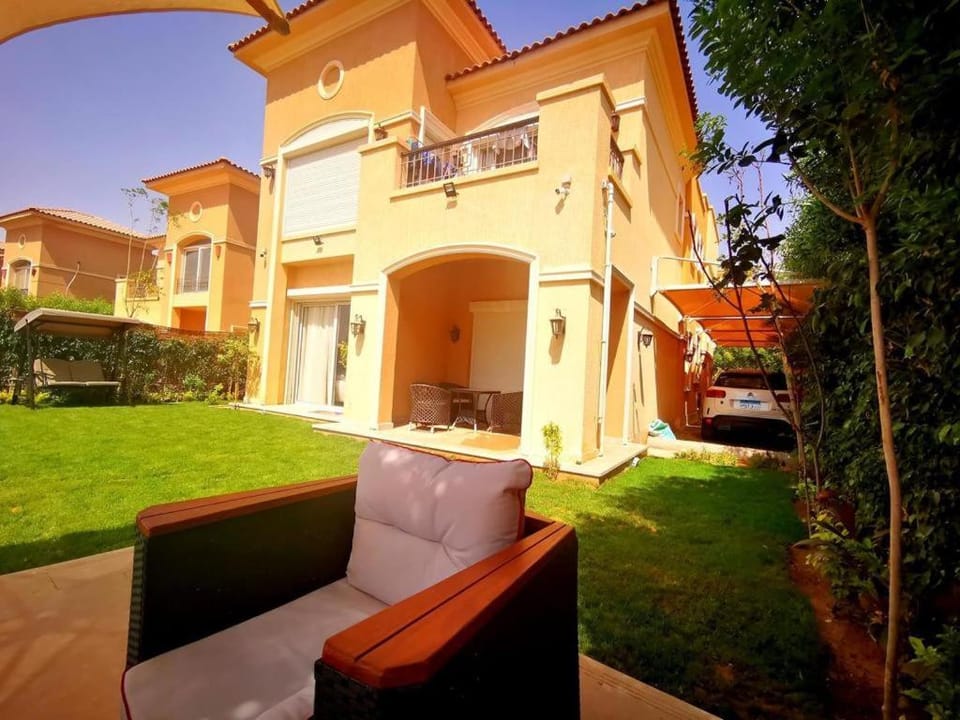 Fully furnished villa in stone park, 5th settlement, New Cairo Villa in New Cairo City