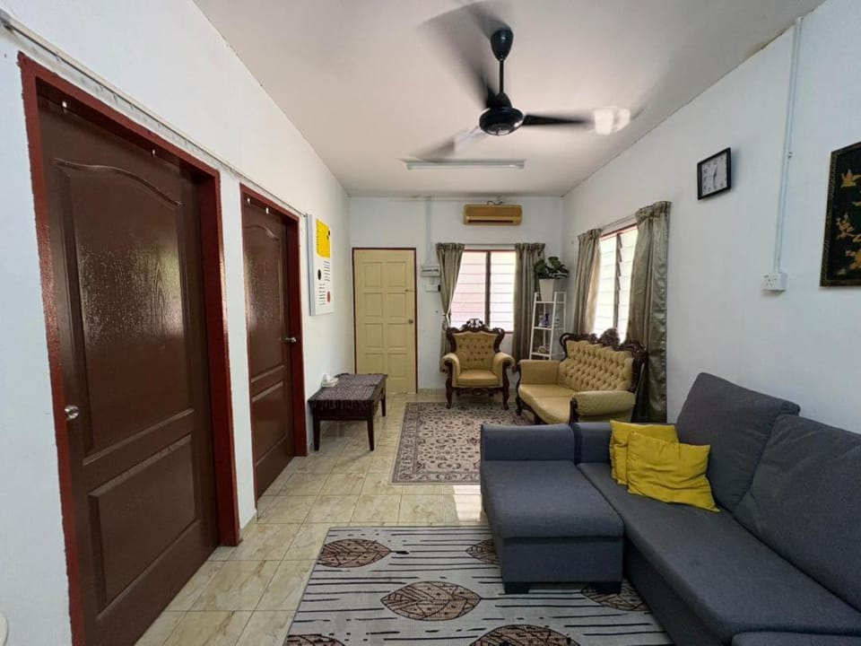 TV and multimedia, Living room, Seating area, air conditioner